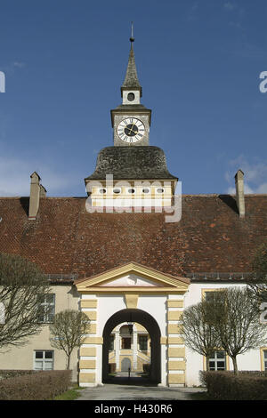 Deutschland, Oberbayern, Creme Schleien nach Hause, neues Schloss, Schloss Hof, Detail, gate, Europa, Bayern, Schleien nach Hause, Gebäude, Struktur, barocke Schloss, Architektur, baut im Jahre 1701 - 1719, barocken Baustil, Torbogen, Ziel, Turm, Uhr, Kultur, pl Stockfoto