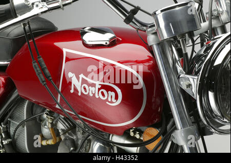 Motorrad, Norton Commando 750 Seiten, rot, Classic, Detail, Tank, Kontrolle Stockfoto