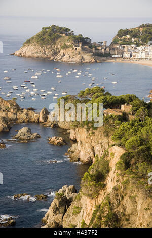 Meer, Küste, Tossa de Mar, Costa Brava, Katalonien, Spanien, Küstenlandschaft, Landschaft, Galle Küste, Bucht, Stadtmauer, Stadt, Stadtübersicht, Altstadt, Strand, Stiefel, Übersicht, Stockfoto