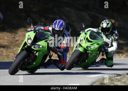 Landstraße, Motorräder, Kawasaki ZX10, Reise, Biegung, Stockfoto