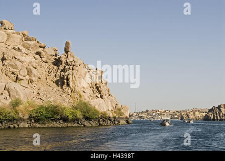 Ägypten, Aswan, Katarakt, lokale Ansicht, Nil, Insel Philae, Oberägypten, Landschaft, Berge, Felsen, Fluss, Gewässer, Stiefel, Insel, Ort, Häuser, Wohnhäuser, Reiseziel, Tourismus, Stockfoto