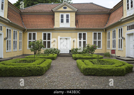 Deutschland, Niedersachsen, Wolfenbüttel, lesen Lied Haus, Stadt, Reiseziel, Sehenswürdigkeit, Architektur, Gebäude, Haus, Lessing, Schriftsteller, Museum, Spätbarock, Parken Schlösschen, Wohnhaus, ornamentale Hecken, draußen, menschenleer, Stockfoto