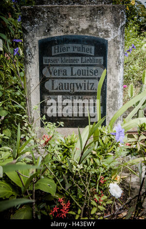 Grab auf dem deutschen kolonialen Cemetery in Kribi, South Region, Kamerun Stockfoto