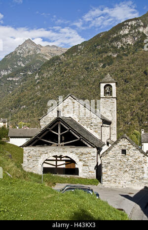 Schweiz, Ticino, Verzascatal, Brione-Versasca Kirche "Santa Maria Assunta", Stockfoto