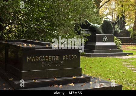 Sarkophage der Kruppe, Familienfriedhof Kruppe, Friedhof Bredeney, Essen, North Rhine-Westphalia, Germany, Stockfoto