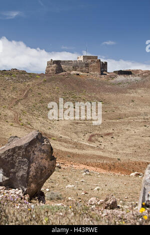 Kanarische, Inseln, Lanzarote, Teguise, Castillo de Santa Barbara, Wachturm, Insel, Burg, schützende Burg, Festung, Schlosspark, Struktur, Architektur, historisch, platzieren von Interesse, Reiseziel, Tourismus, Stockfoto