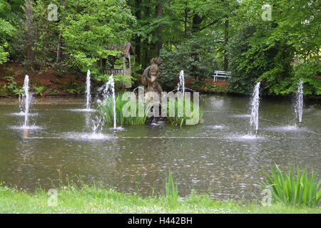 Deutschland, Sächsische Schweiz, Rammenau, Schloss Gebäude, Joh.-Gott.-Fichte-Park, Teich, Wasserdüsen, Stockfoto