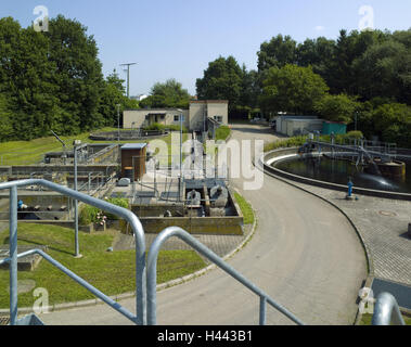 Deutschland, Baden-Wurttemberg, Wolfschlugen, Arbeitsbereich "Abwasser Opus Winkel Wiesen", Stockfoto