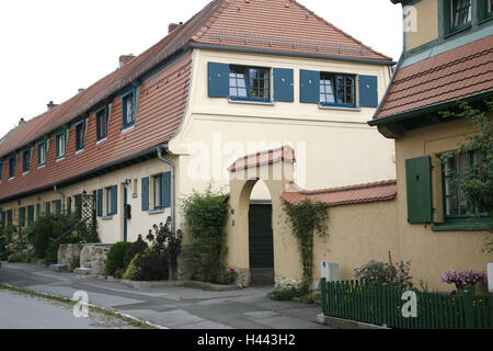 Deutschland, Sachsen, Dresden, Hellerau, Gartenstadt, Haus Linie, Vorgärten, Stockfoto