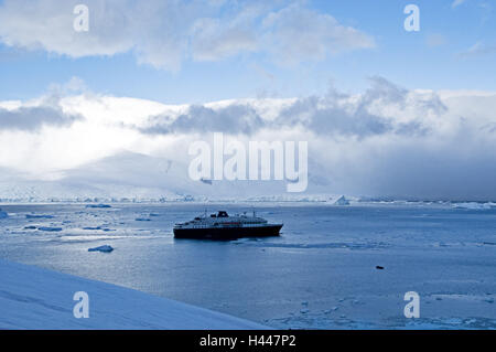 Antarktis, Neko Harbour, Kreuzfahrtschiff "Minerva", Stockfoto