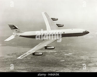 Flugzeug, Boeing 707, Lufthansa, D-ABOB, Flug, Seitenansicht, s/w, Stockfoto