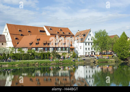 Deutschland, Baden-Wurttemberg, Bande Schloss, Sulzauer Gericht, dem Neckar, Tourist, Neckartal, Neckar Ufer, Küste, Ufer, Gericht, Frühling, Menschen, Gebäude, Fluss, Spiegelung, Stockfoto