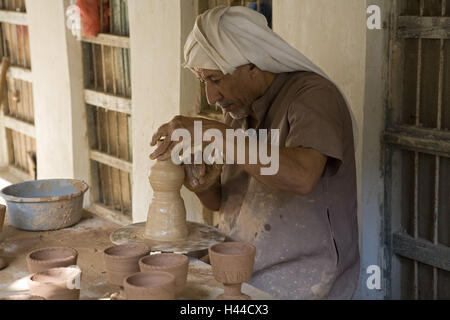 Saudi Arabien, Provinz Asch-Scharqiyya, Hofuf, Potter, Stockfoto