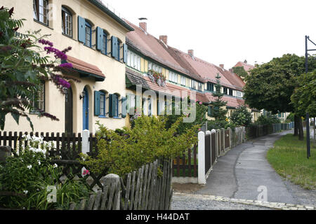 Deutschland, Sachsen, Dresden, Hellerau, Gartenstadt, Haus Linie, Vorgärten, Stockfoto