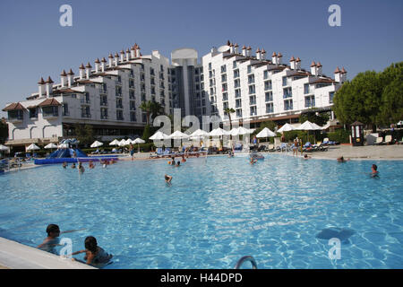 Türkei, Belek, Hotel Magic Life Sirene Imperial, Pool, Ziel, Urlaubsziel, Urlaub, Tourismus, Ruhe, Erholung, Freizeit, sonnig, Spaß, Person, keine Model-Release, Gebäude, Hotelgebäude, Architektur, Hotelanlage, Stockfoto