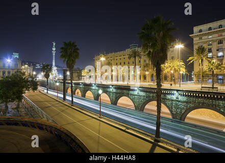 Spanien, Katalonien, Barcelona, Ronda del Litoral, Abend, Stockfoto