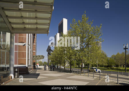 Deutschland, Hessen, Frankfurt, der wichtigsten Hochhaus, Bürogebäude, Skulptur, "One Hämmern", Stadt, Finanzmetropole, Main-Metropole, Gallusviertel, Masse vierte, Messegelände, Hochhäuser, Wolkenkratzer, Ludwig Erhard-Anlage, Gebäude, Architektur, Plastik, Hammermann, Kunst, Ort von Interesse, Reiseziel, Tourismus, Stockfoto