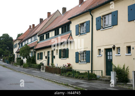 Deutschland, Sachsen, Dresden, Hellerau, Gartenstadt, Haus Linie, Vorgärten, Stockfoto