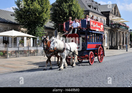 Beförderung, Tourist, Theaterplatz, innere Altstadt, Dresden, Sachsen, Deutschland Stockfoto