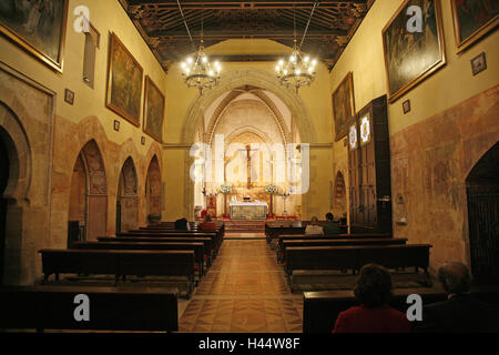 Spanien, Andalusien, Palos De La Frontera, Kirche Santa Maria De La Rabida, Gläubige, Kirche, Kreuzgang, Franziskaner, main Band, gotischen Mudéjar, Gothic, Fresken, Schwarzes Brett Kappen, Tourismus, Ort von Interesse, glauben, Religion, Stockfoto