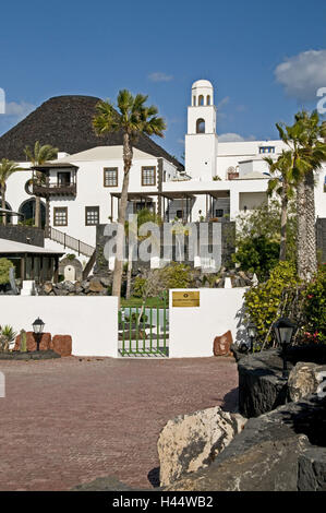 Spanien, Kanarische Inseln, Lanzarote, Playa Blanca, Blick auf die Stadt, Korn Melia Volcan, Stockfoto