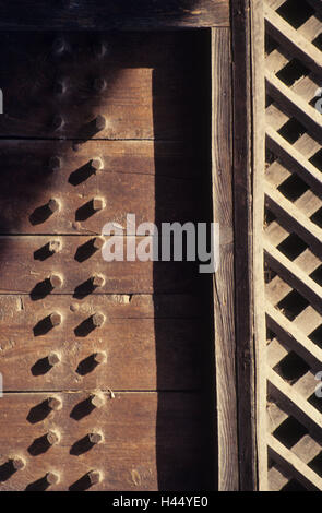 Scheune, Detail, Ziel, Italien, Südtirol, Ultental, Bau, Holz, Tür, Scheune Ziel, Holz-, Treenails, leichte Schatten, Scheune, Architektur, gekonnt, historisch, alt, Bretter, Balken, Fachwerk, traditionell, Handwerkskunst, Schreinerei, mittlere Nahaufnahme, draußen Stockfoto