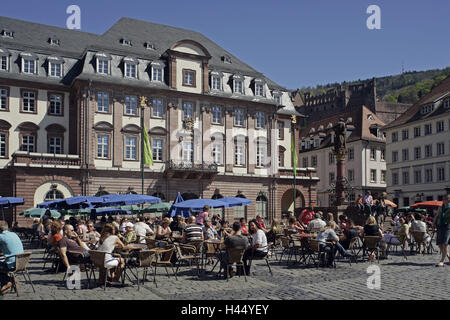 Deutschland, Baden-Wurttemberg, Heidelberg, Rathaus, Straßencafé, Stockfoto