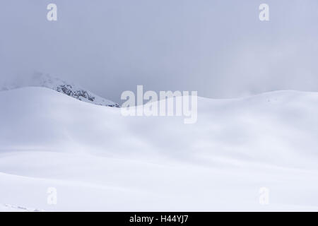 Italien, Dolomiten, Belluno, Cortina d ' Ampezzo, Passo Tu Giau Schneewehe Stockfoto