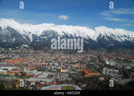 Österreich, Tirol, Innsbruck, Blick auf die Stadt, Karwendel, Snowy, Stadt, Stadt, Ansicht, Berge, Berge, Gebirge, Schnee, Schnee Reste Norden Catena, Karwendelgebirges, Sol Stein Catena, Stockfoto