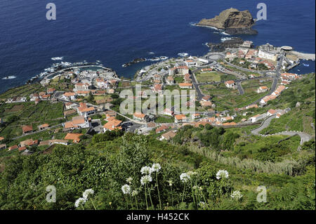 Portugal Insel Madeira, Porto Moniz, lokale Übersicht, Stockfoto