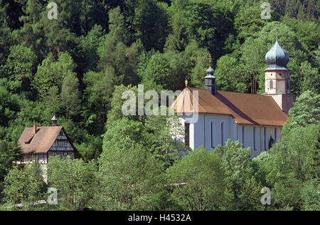 Deutschland, Baden-Wurttemberg, Berg Tri, Wallfahrtskirche Maria in der Tanne, Schwarzwald, Holz, Ort, Haus, Fachwerkhaus, Kirche, Pfarrkirche, Ort Wallfahrt, Ort von Interesse, Reiseziel, Tourismus, Wallfahrt, Stockfoto