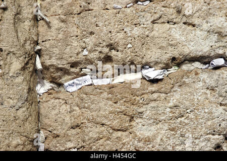 Israel, Jerusalem, die Klagemauer, Kratzer, Gebet Zettel Papier, Detail, Hauptstadt, Außenwand, Risse, Spalten, Belege des Papiers, Icon, glauben, Religion, Judentum, orthodox, Tempel Ort, Kultur, im Außenbereich Stockfoto