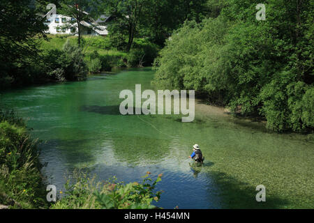 Slowenien, Gorenjska, Triglavski Nationwide, Park, Fluss Sava Bohinjka, Angler, Europa, Ziel, Ort von Interesse, Natur, Vegetation, Holz, Bäume, Pflanzen, Wasser, grün, Ruhe, Stille, Idylle, Luftfahrt-Angeln, Mann, Angelrute, Fisch, Menschen, Stockfoto