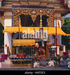 Nong Khai, Thailand, Tempel Wat Si Saket, außerhalb Altar, Asien, Süd-Ost-Asien, Reiseziel, Sehenswürdigkeit, Kultur, Aufbau, gekonnt, golden, vergoldet, in der Regel, traditionell, Bau, Architektur, Buddhismus, Altar, Dach, Giebel, Ornamente, Vorschlagnote, glauben, Religion, Stockfoto