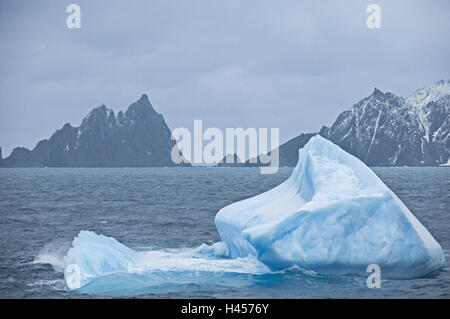 South Shetland, Elephant Island, Cape Valentine, Berge, Felsen, Eisberg, Stockfoto