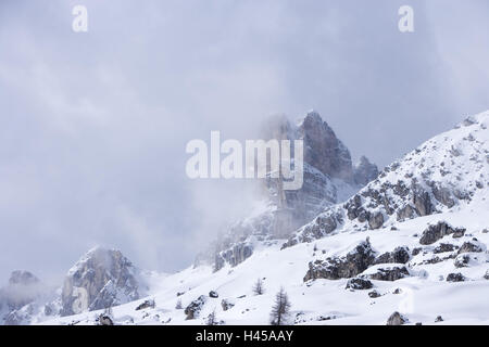 Italien, Dolomiten, Belluno, Cortina d ' Ampezzo, Passo Tu Giau, Gusella, Winter, Stockfoto