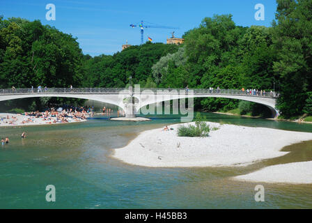 Deutschland, Bayern, München, Au-Haidhausen, Isar, Badegäste, Stockfoto