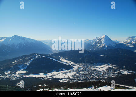 Österreich, Tirol, Meer Feld, Pferd Berghütte, lokale Übersicht, Berge, Himmel, wolkenlos, Nordtirol, Urlaubsort, Tourismus, Wintersport-Ort, Wintersportgebiet, Schnee, blau, Sonne, Berge, Alpen, Blick, Blick, Stockfoto