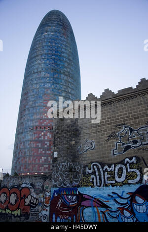 Spanien, Barcelona, Torre Agbar, Graffitis, Stockfoto