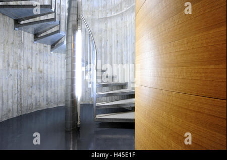 Spirale, Treppenhaus, Beton, Holz Wand, Detail, Licht, Reflexion, Karwendel, Natur-Informationszentrum, "Teleskop", Struktur, Architektur, Mittenwald, Info-Center, "gigantischen Teleskop", Schlauch, Informationszentrum, Touristenattraktion, Treppen, Geländer, gekrümmt, gebogen, Stockfoto