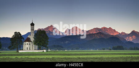 Kirche St. Coloman, Alpenlandschaft, morgen Stimmung, Schwangau, Allgäu, Bayern, Deutschland Stockfoto