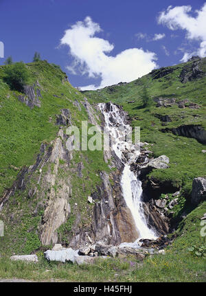 Österreich, Osttirol, Nationalpark Hohe Tauern, Virgental, Wasserfall, Tirol, Nationalpark, Landschaft, Tal, Bergtal, Berg, Bergbach, Bach, Reiseziel, Reisen Bereich, Ausflug, Wanderung, in der Regel, Felsen, Steinen, Berg Flügel, steil, Alm, Wiese, grün, Natur, Jahreszeit, Sommer, niemand, Sonne, Himmel, blau, Wolken, Stockfoto