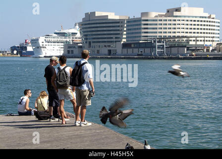 Spanien, Katalonien, Barcelona, Port Vell, Rambla del Mar, Ansicht, Moll de Barcelona, World Trade Center, Passanten, Stockfoto