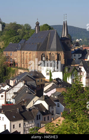 Deutschland, Rheinland-Pfalz, Saarburger Land, Saarburg, Kirche St. Laurentius, Altstadt, Stockfoto