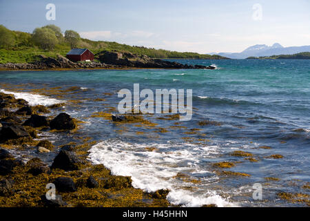 Norwegen, Vesteralen, Trondenes, Bucht, Kirche, Stockfoto