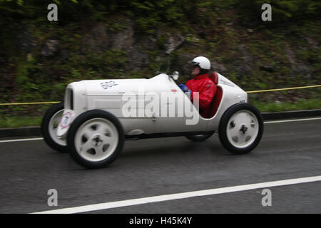 Kessel-Bergrennen, Oldtimer Auto, DKW F1 Monoposto, Berg-passage, Deutschland, Bayern, Kessel-Berg, Bergrennen, Rennen, Teilnehmer, Oldtimer-Rennen, historisch, Festveranstaltung, Oldtimer, Fahrzeug, Auto, weiß, Veranstaltung, Reise erinnert, Stockfoto