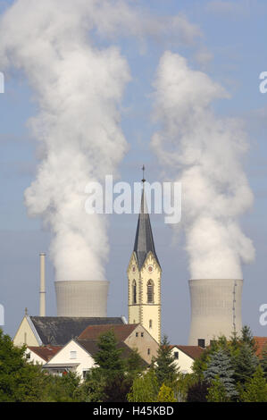 Deutschland, Bayern, Grafenheinfeld (Stadt), Kirche, Kernkraftwerk, cooling Towers, Rauch, Kirche, senken Sie Franconia, Kernenergie, Energie, Energieerzeugung, Industrie, Kraftwerk, Türme, aktuelle, aktuelle Produktion, Gebäude, Häuser, Wohnhäuser, Kirchturm, Icon, Wirtschaft, Dampf, Dampf, Risiko, Gefahr, Kernkraftwerk, Stromerzeugung, Kontrast, Unterschied, RWE, Technologie, Umwelt, Umweltverschmutzung, Stockfoto