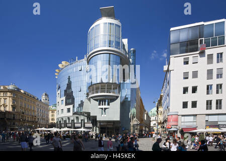 Österreich, Wien, 1. Bereich, Haas-Haus, Raum Stephans, Passanten, Stockfoto