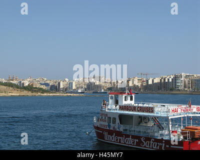 Malta, Valletta, Blick auf die Stadt, Teil der Stadt Sliema, Hafen, Urlaub Schiff, Insel, Stadt, Hauptstadt, Hausbau, hoch steigt, Hotels, Bucht, Meer, Mittelmeer, Navigation, boot, Boot Hafenrundfahrt, Tourismus, Sonne, Himmel, wolkenlos, Marsamxett har Stockfoto