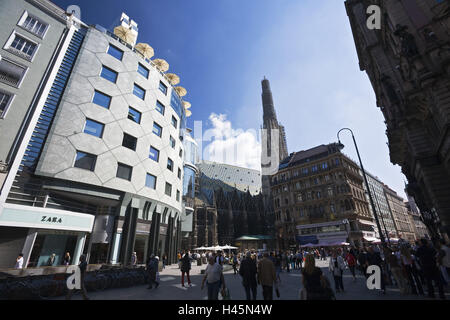 Österreich, Wien, 1. Bereich, Haas-Haus, Raum Stephans, Passanten, Stockfoto